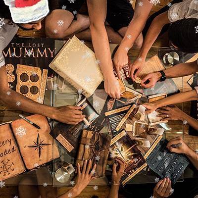 lost-mummy-players-solving-puzzles-5-400x400-christmas lost-mummy-players-solving-puzzles-5-400x400-christmas
